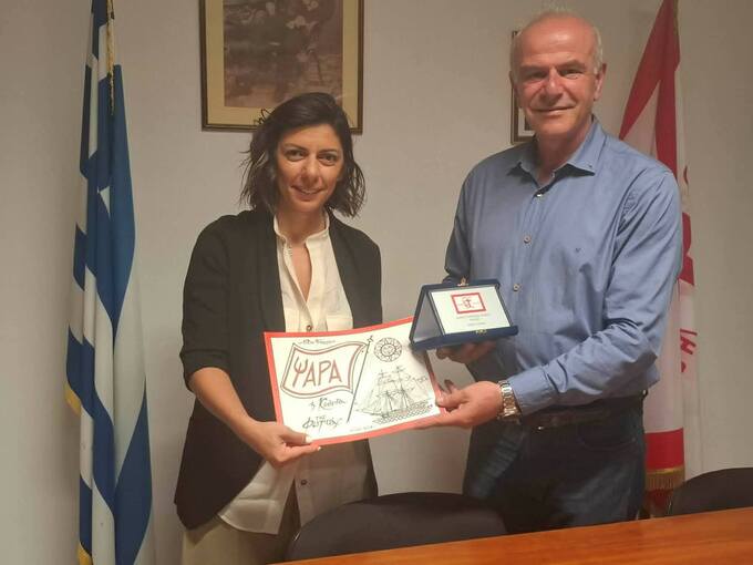 Φωτογραφία Η Αντιδήμαρχος Χριστίνα Ράλλη εκπροσώπησε τον Δήμο Νάουσας στην 202η Επέτειο του Ολοκαυτώματος της Ηρωικής Νήσου Ψαρών